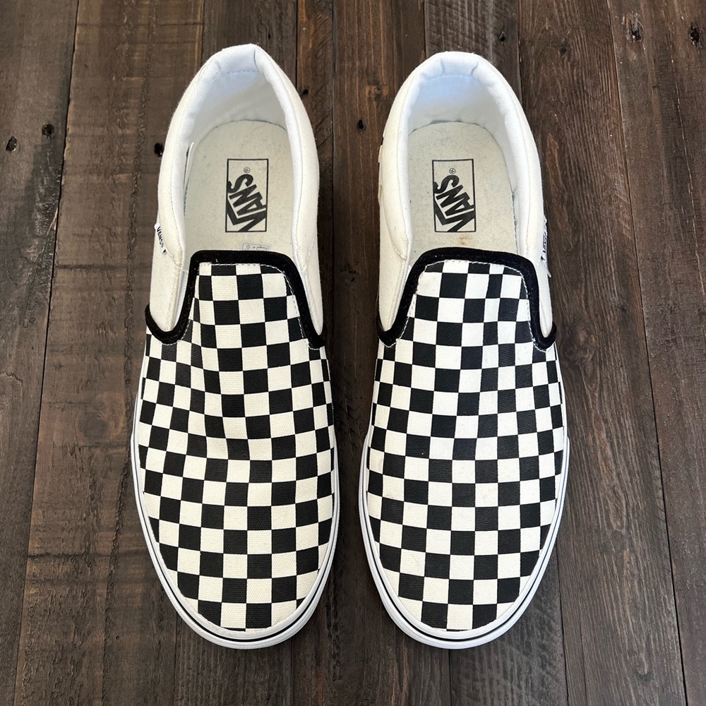 Men’s VANS Classic Slip-on checkerboard skate shoes